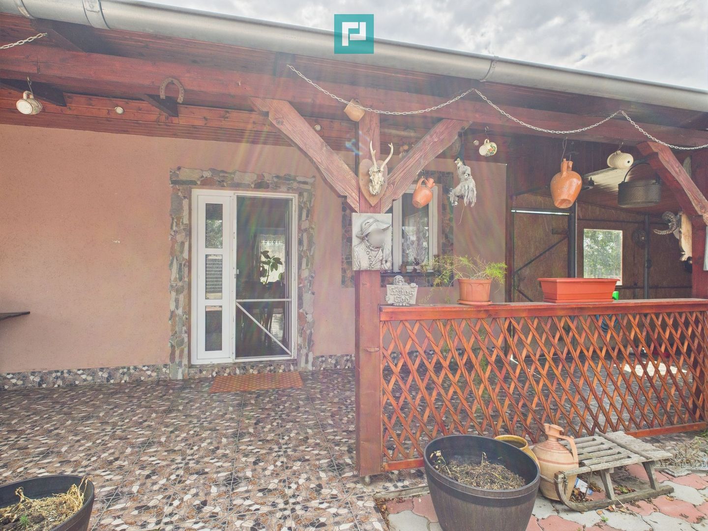 Casă spațioasă cu grădină în Topolovățu Mare - Poză 2