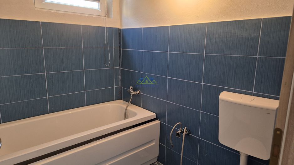 Vand apartament 3 camere, zona Profi(M3), et. 3/4, semi, 55mp, balcon - Poză 8