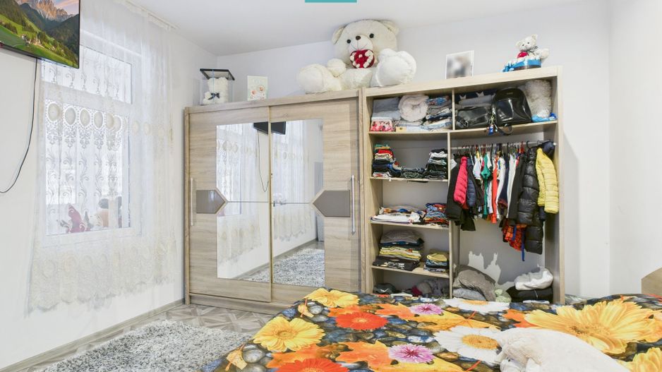 Două case, curte mare, lângă Castelul Huniazilor - Poză 4