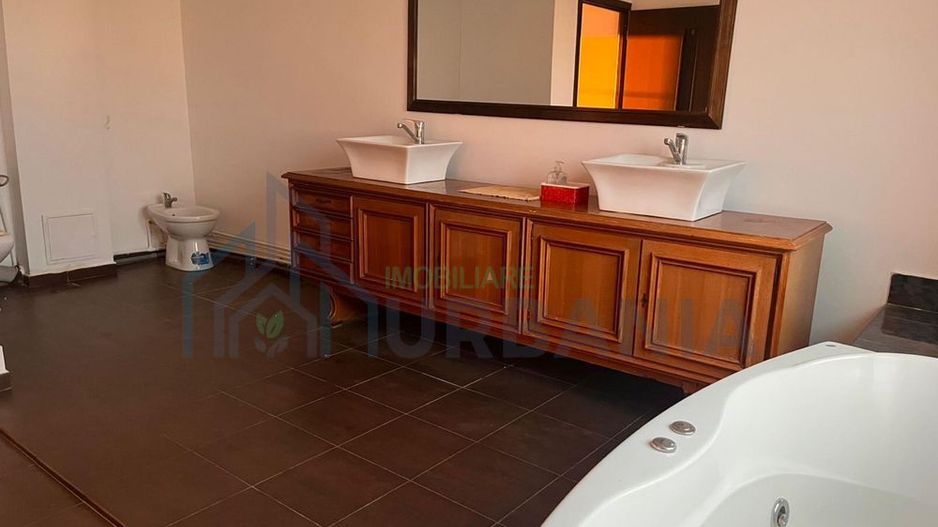 Apartament renovat, decomandat, 3 camere, de închiriat în Iași - Poză 2