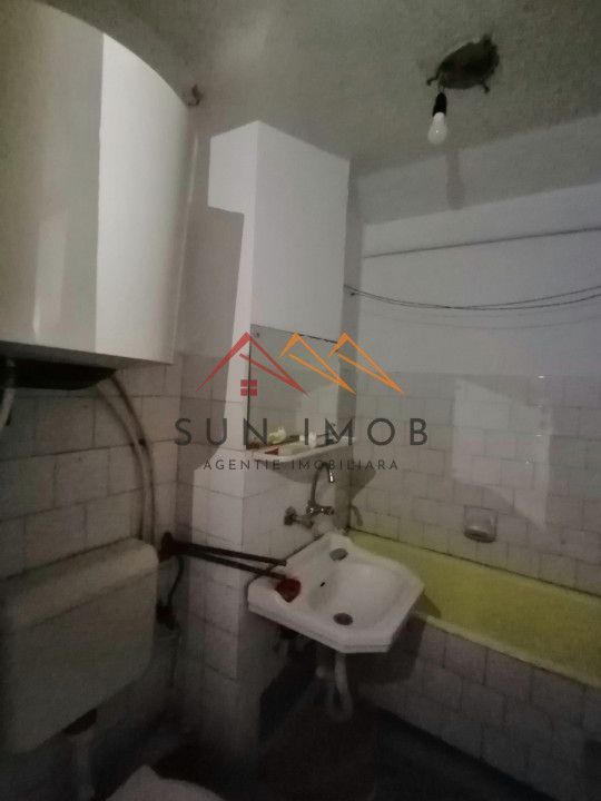 Garsoniera decomandata, 27 mp utili, zona centrala, Campina, Prahova - Poză 5