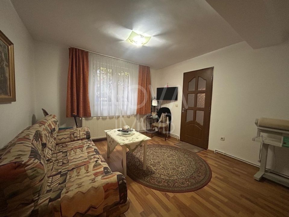Casa de vanzare 200 mp cu spatiu comercial la parter, strada Lunga - Poză 4