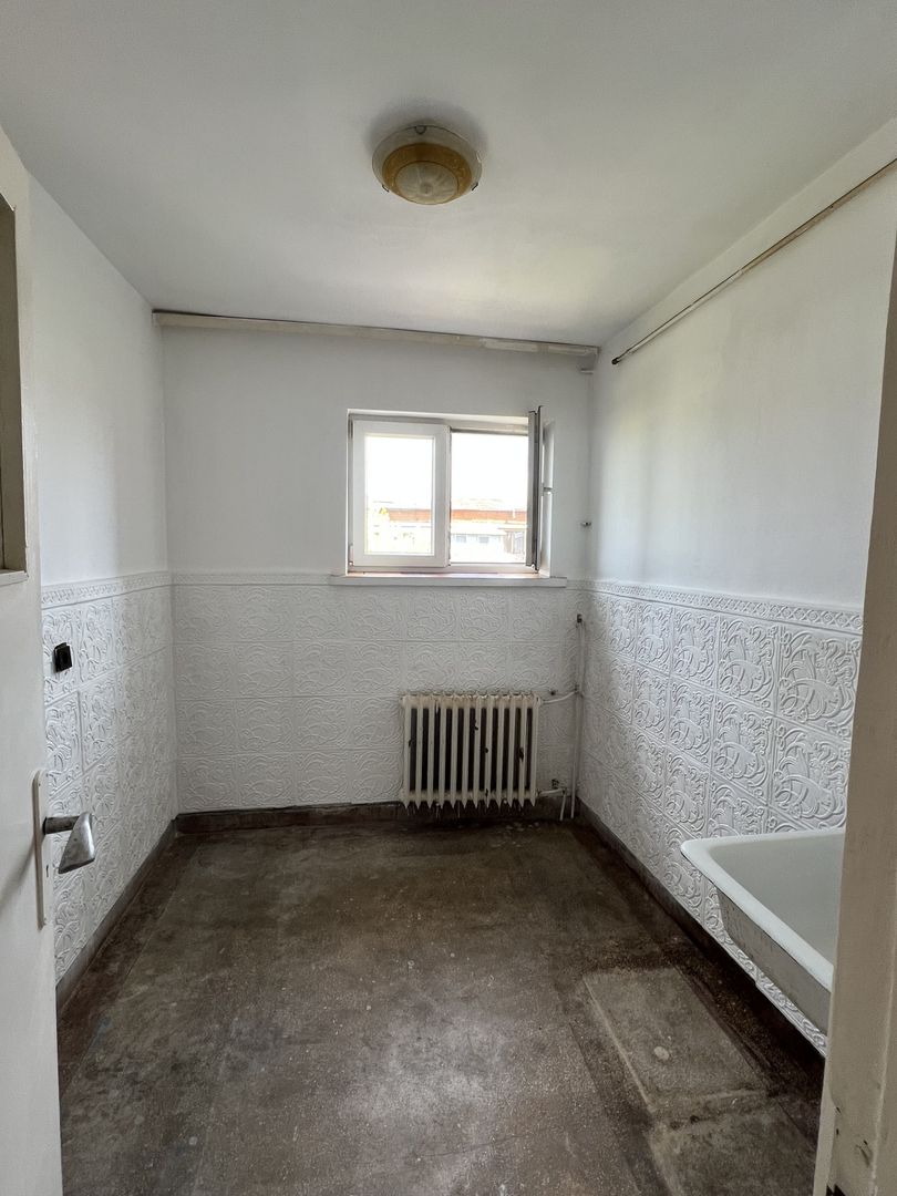 vand apartament 2 camere zona Crihala - Poză 2