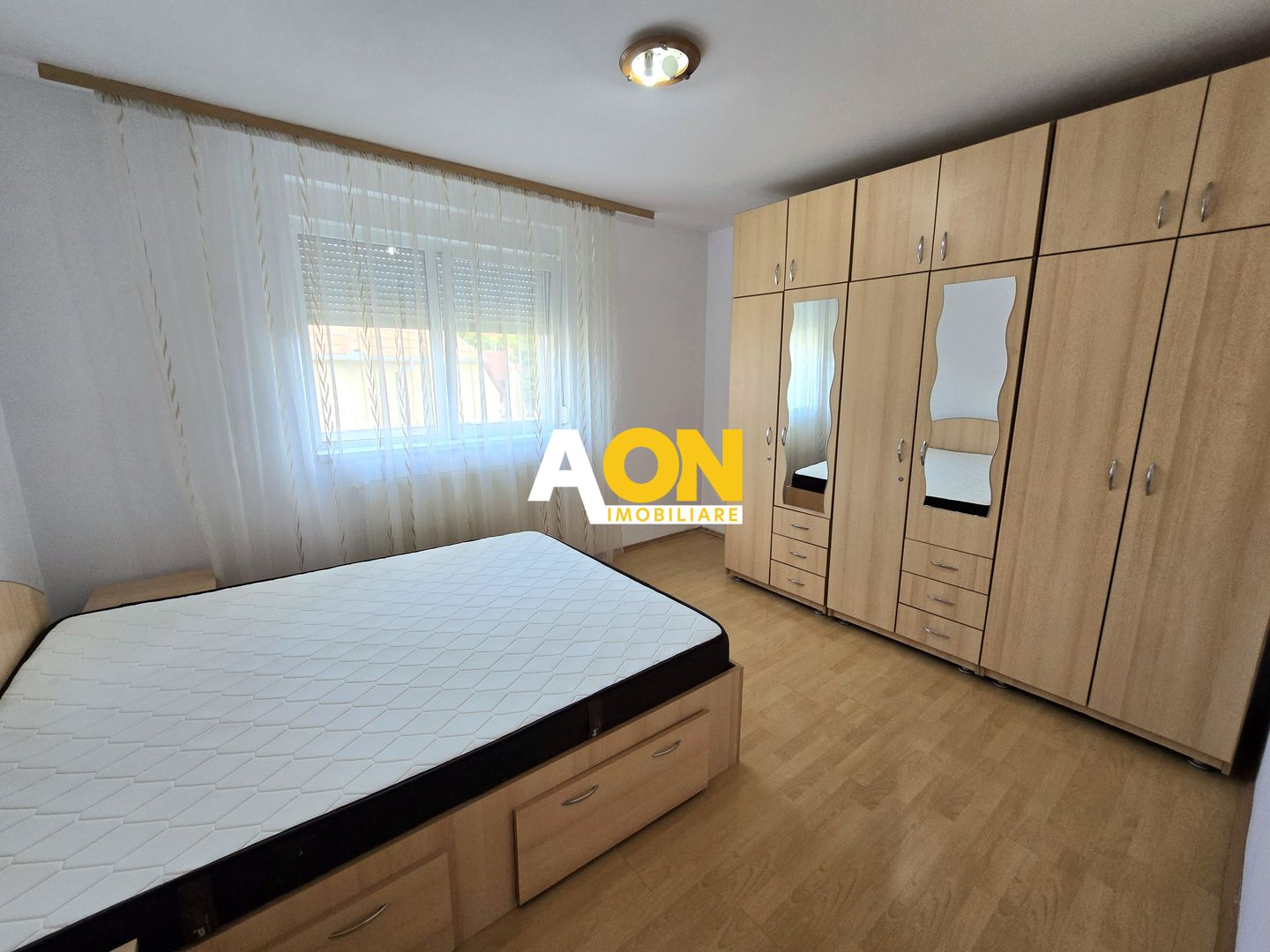 Apartament cu 2 Camere, Etaj 1, Loc de Parcare, Zona Centru - Poză 1