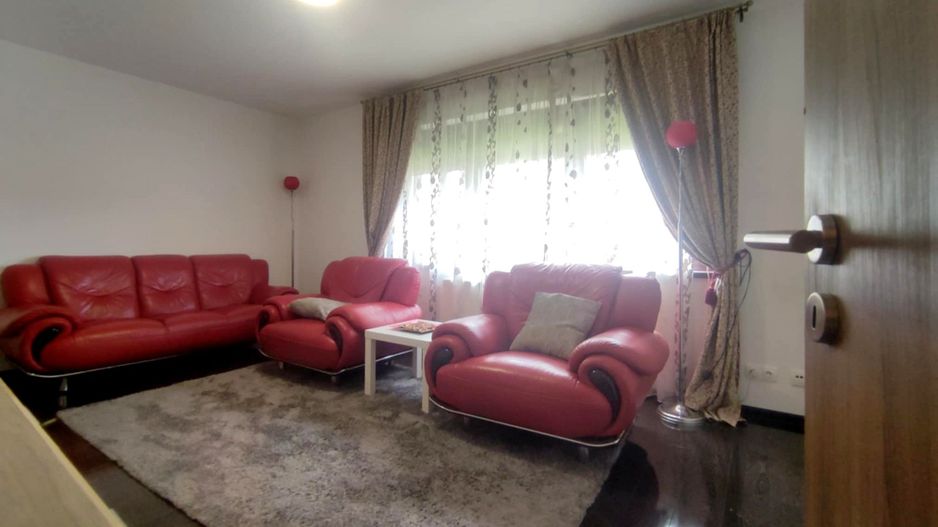 Inchiriem apartament 2 camere spatios intr-un bloc tip vila zona Tractorul - Poză 2