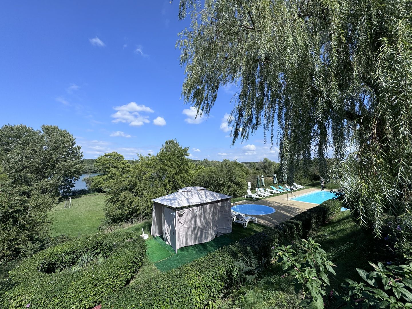 Hotel 20 camere Delta Dunarii 50 m deschidere teren 6000 mp acces auto - Poză 47