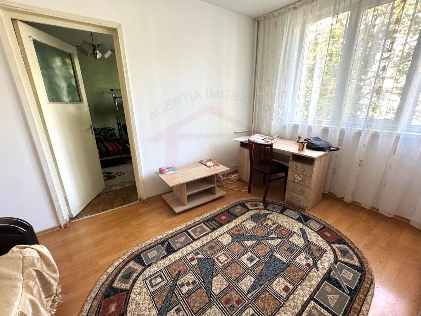 Apartament 2 camere, semidecomandat, etaj 1, Micro 19 - Poză 1