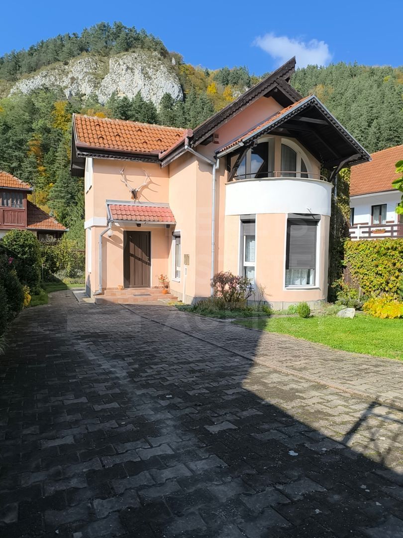 Vânzare, casă, 5 camere, Bran - Poză 1