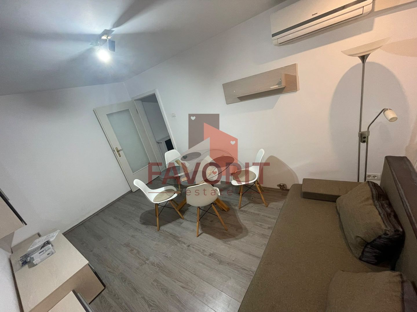 2 camere | zona centrala | mobilat | loc de parcare | centrala proprie - Poză 2