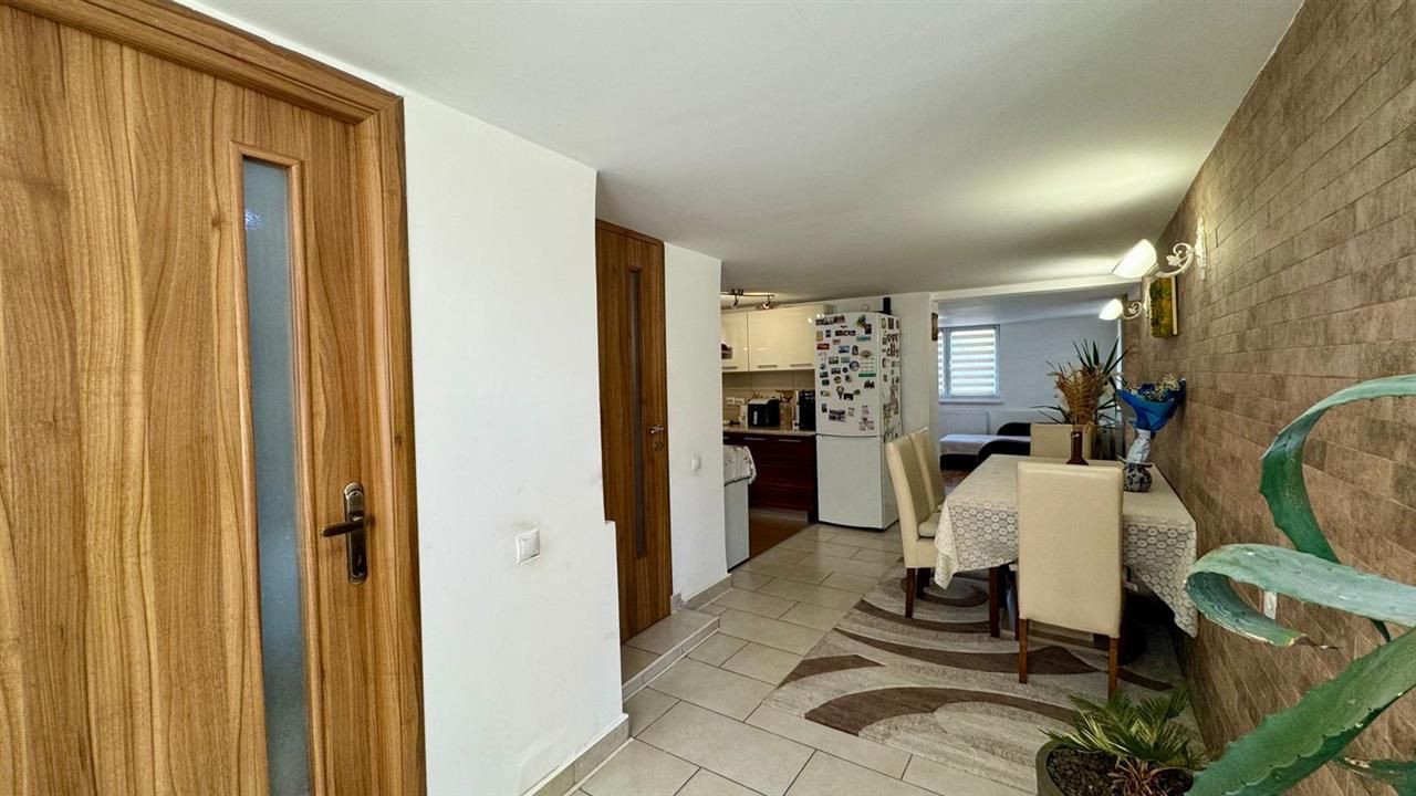 Casa eleganta,curte amenajata, garaj,Central,Brancovenesti,Mures - Poză 4