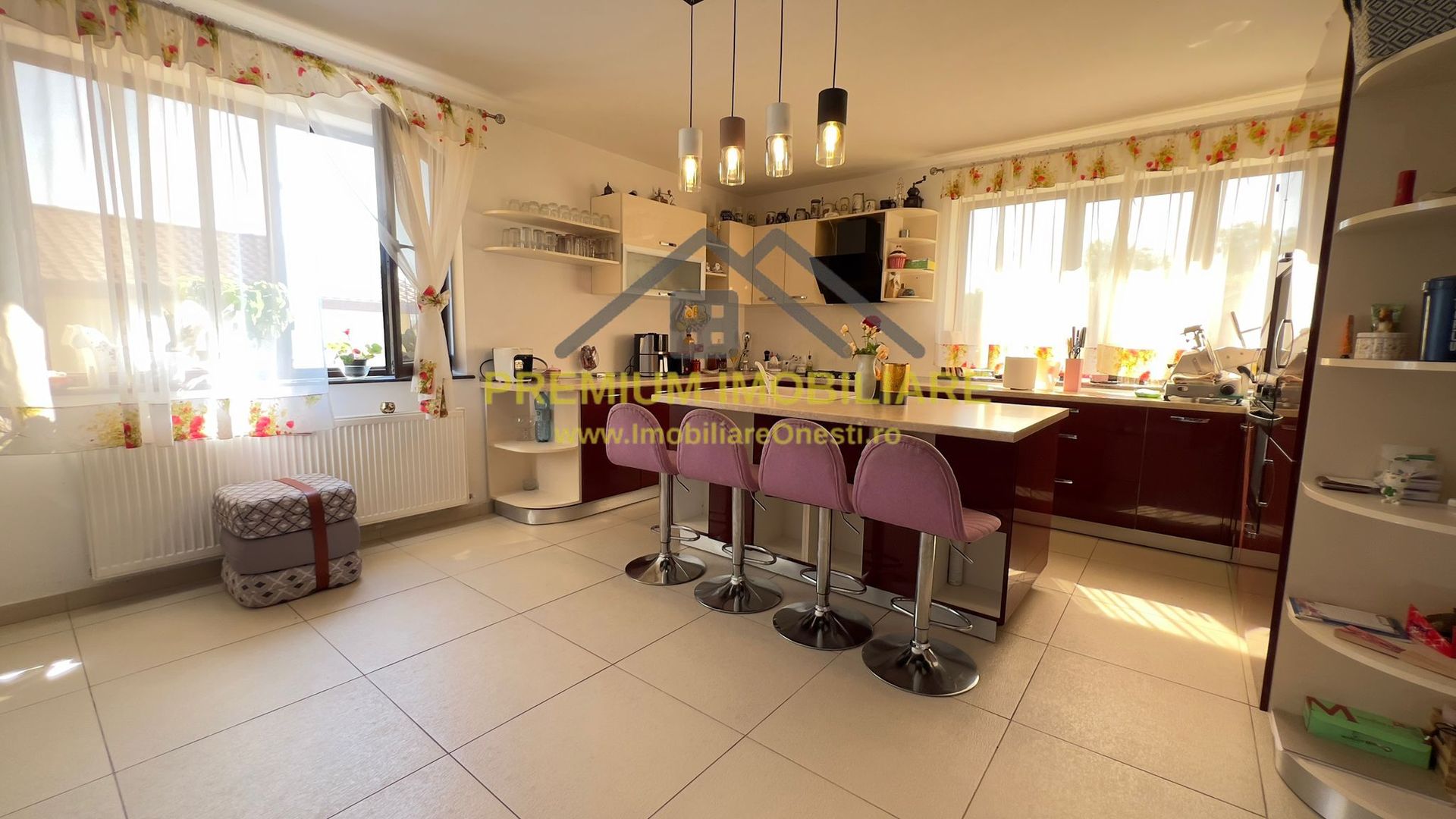 Vilă P+M cu teren de 4.200 mp + Garaj - Onești - Poză 6