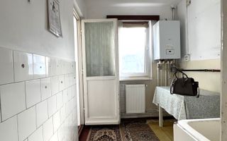 🏡 Apartament 2 camere, etaj 3, stradal – zonă excelentă Micro 40 - Poză 8