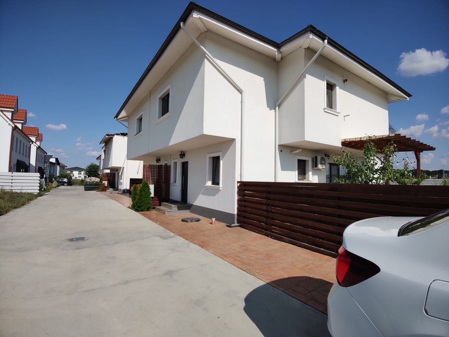 Casa 5 camere in Gated Community Otopeni | 23 August - Poză 2