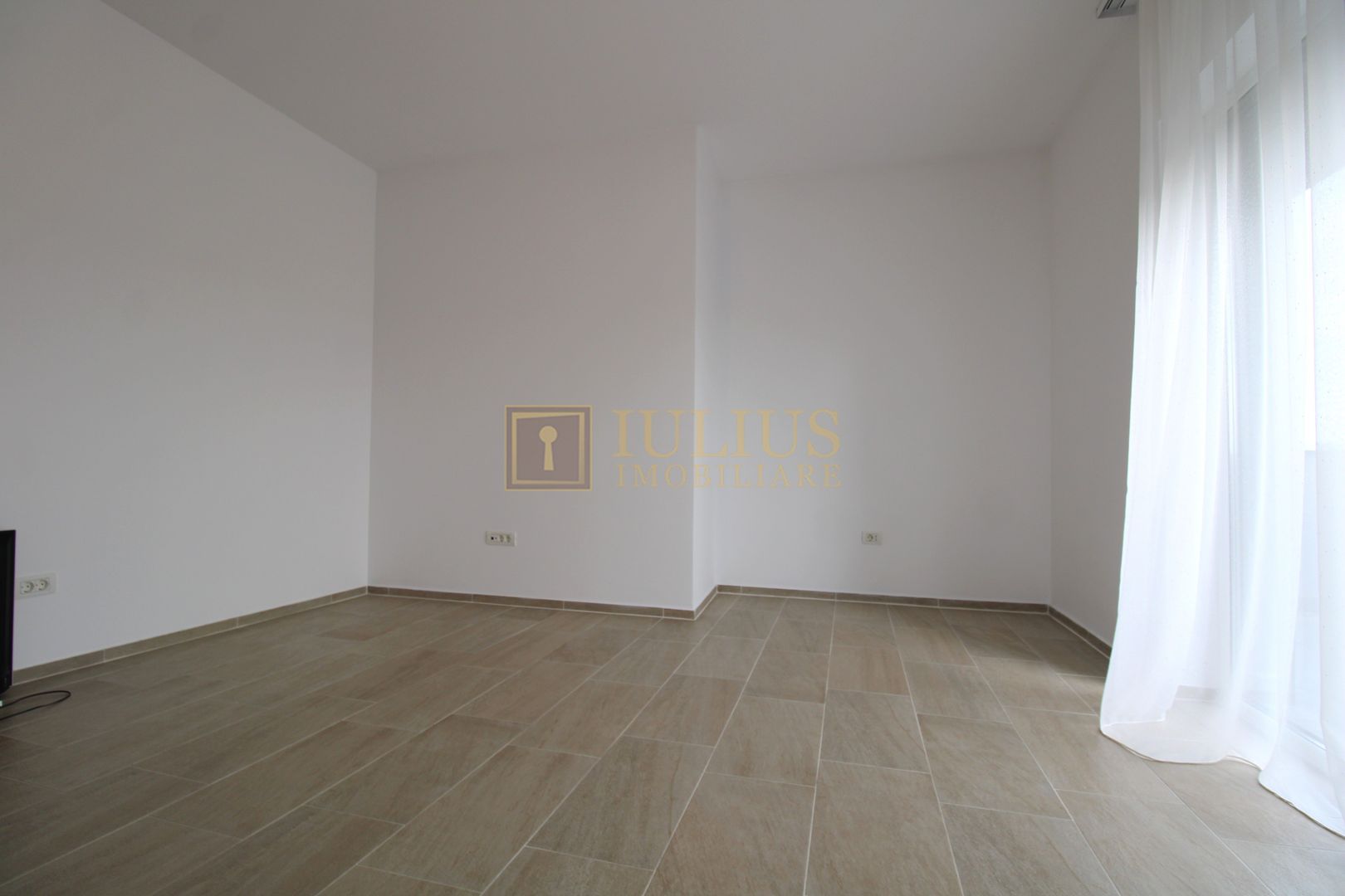 Buziasului, 3 camere + 2 bai, centrala proprie - Poză 5