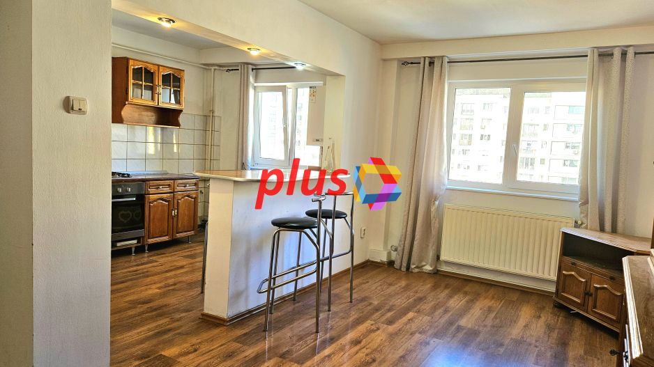 Apartament cu trei camere, zona Racadau 70 mp - Poză 2