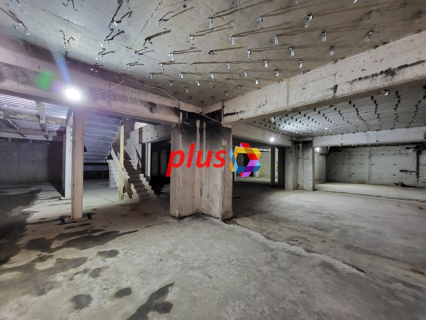 Clădire mixta -3600 mp - Poză 2