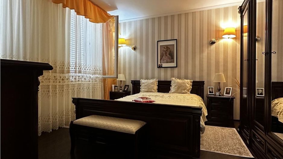 Vila lux cu piscina Sanmartin - Poză 13