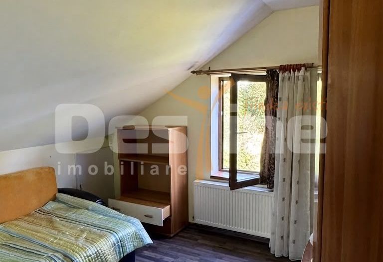 Casa spatioasa cu teren de 800 mp, Muntenii de Jos - 5 camere - Poză 19