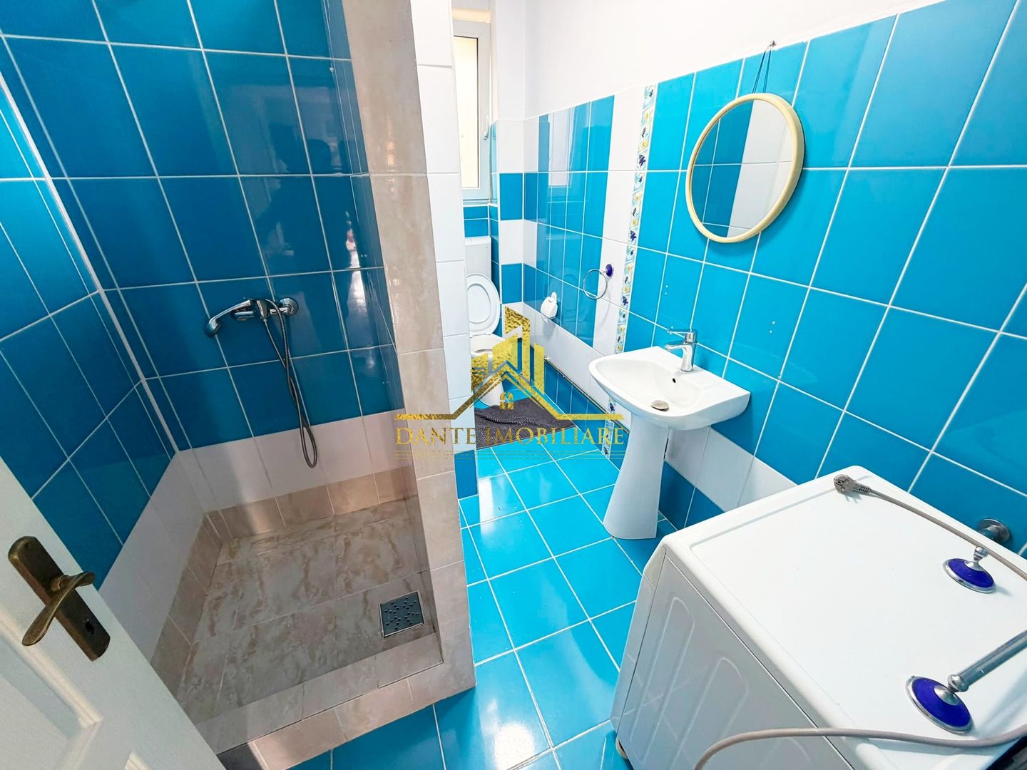 Casa, 4 camere, modern, parcare, curte, balcon, zona Semicentrala - Poză 12
