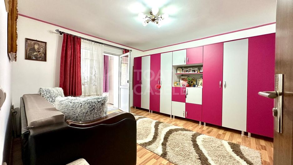 Apartament 3 camere, 2 balcoane inchise, loc de parcare, zona Junior - Poză 4