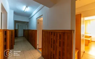 Cladire cu 24 camere, langa Castelul Regal Savarsin - Poză 21