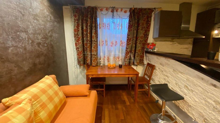Apartament Cu 2 Camere, Ideal Investiție, Locație Linistita - Poză 1