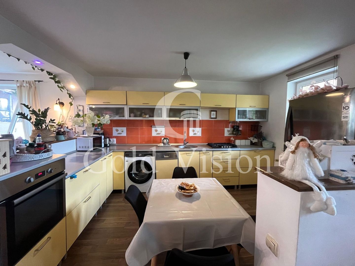 Casa de vanzare in Livezeni,Mures de 152 mp cu teren de 971 mp - Poză 2