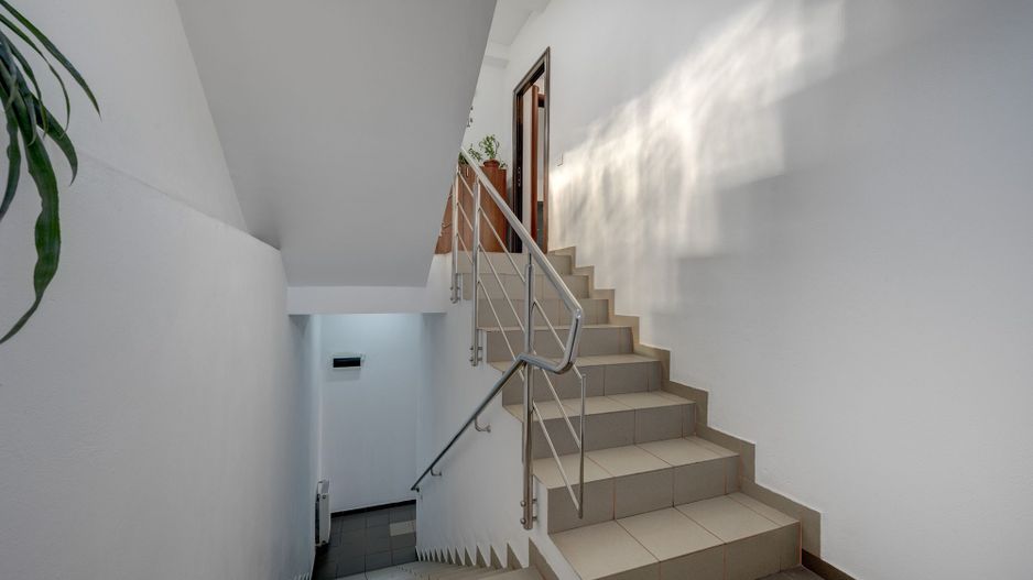 SI CASA SI AFACERE totul sub același acoperiș in Sector 5 ! - Poză 28