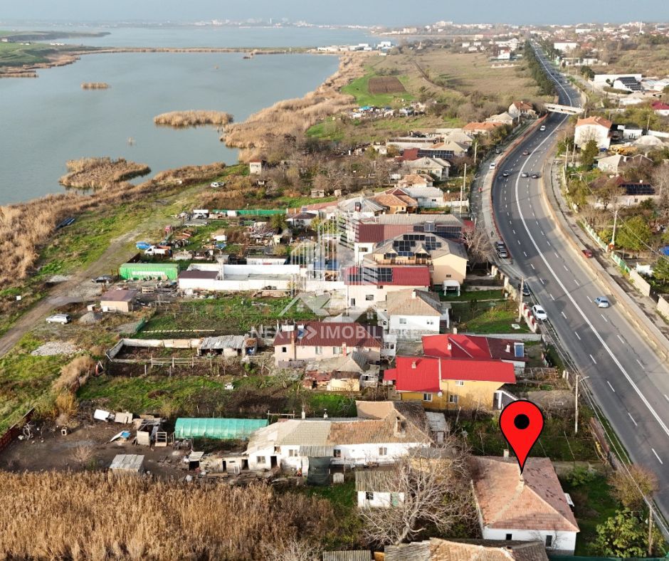 Teren intravilan 1052mp cu casa renovabila de cărămidă Tuzla - Poză 2