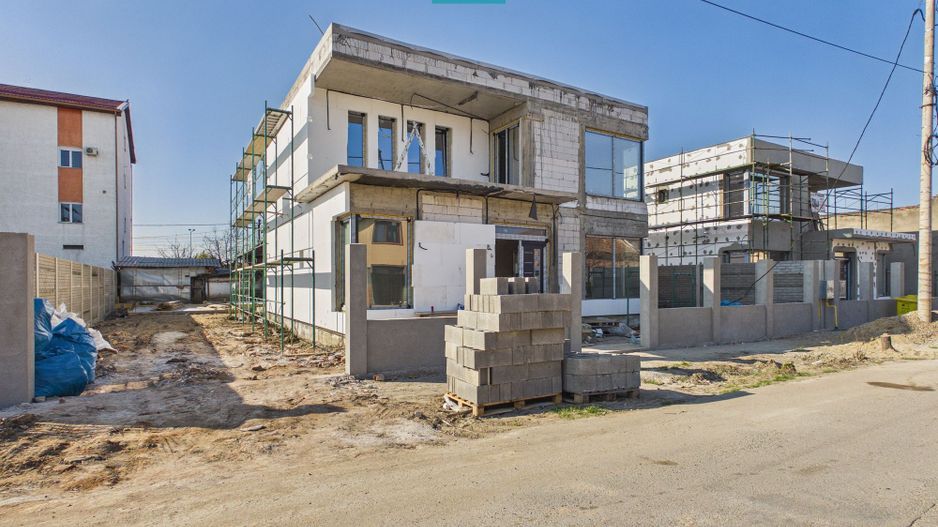 Casă deosebită în Parneava – Strada Griviței - Poză 3