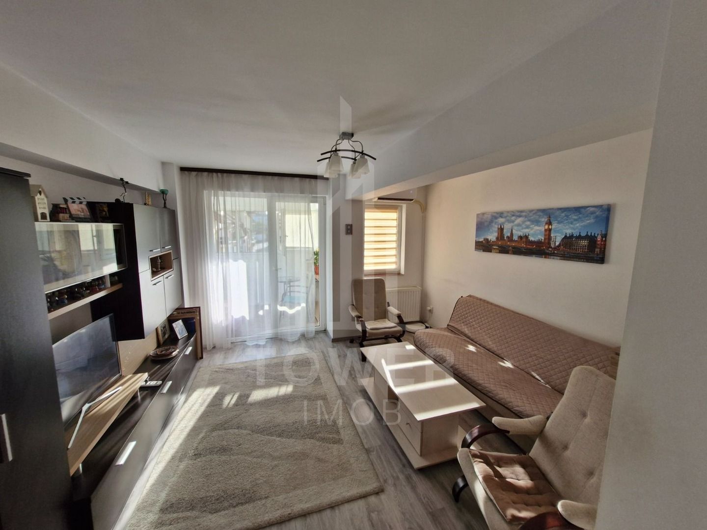 Apartament cu 3 camere - Frunzei - Poză 1