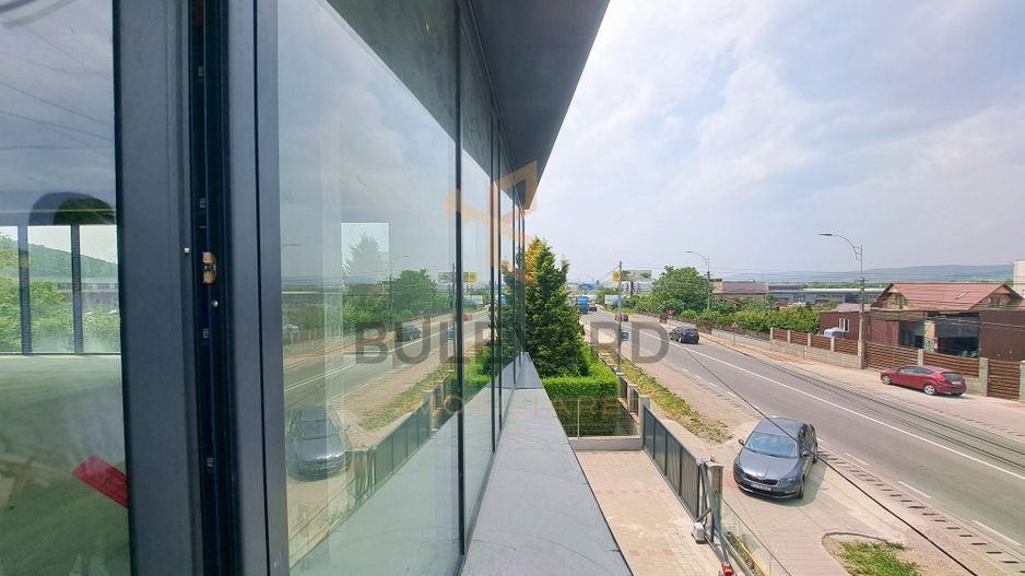 Cladire comerciala situata la drum intens circulat, 1365 mp utili + 20 parcari - Poză 22