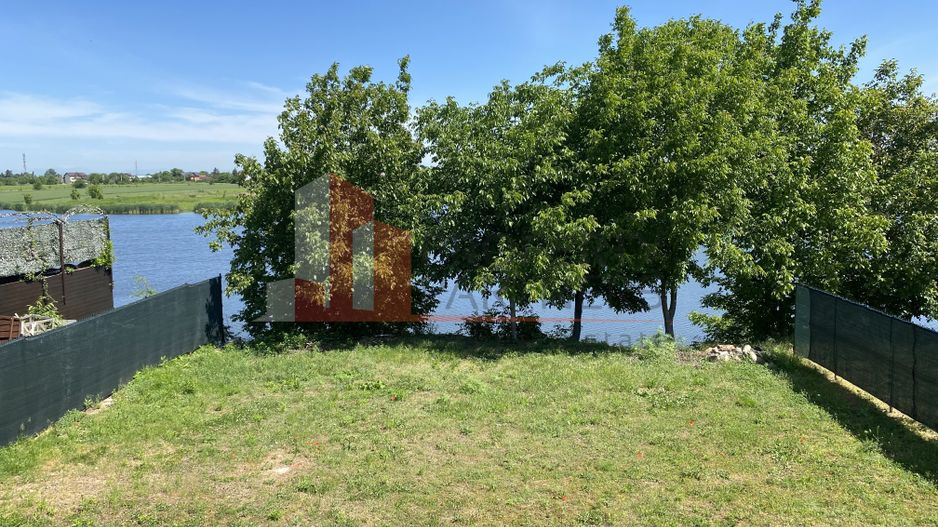 Proprietate pe marginea lacului, vila impresionanta. - Poză 27