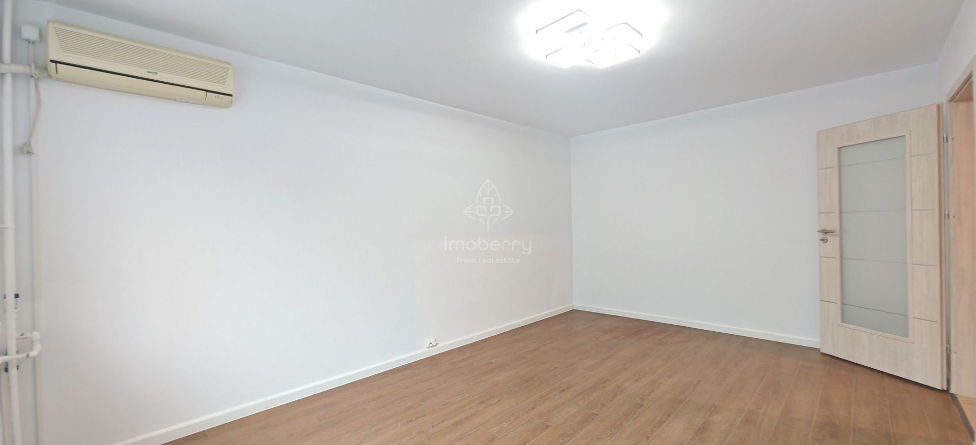 3 camere | Militari | Etaj 1/4 | Renovat 2025 | Vedere spre zona de case - Poză 3