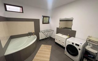 CASA 4 CAMERE- CURTE 1000MP - Ideal de locuit/ after school etc - Poză 3