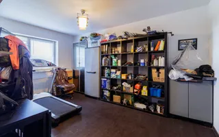 Clădire Modernă, Ideală pentru Locuință sau Afacere, cu Terasă Panoramică - Poză 17