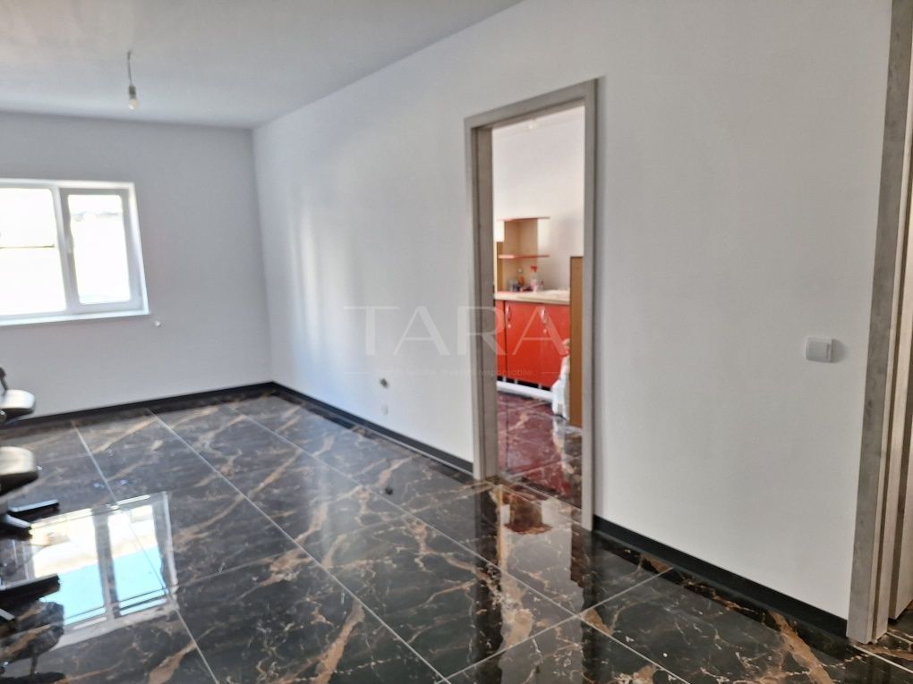 Apartament  2 camere de vânzare – spațiu comercial (parter). - Poză 3