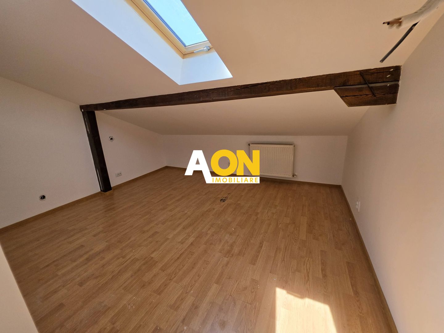 Apartament 5 camere, renovat, 68 mp utili + mansarda 52 mp,  Cetate - Poză 19