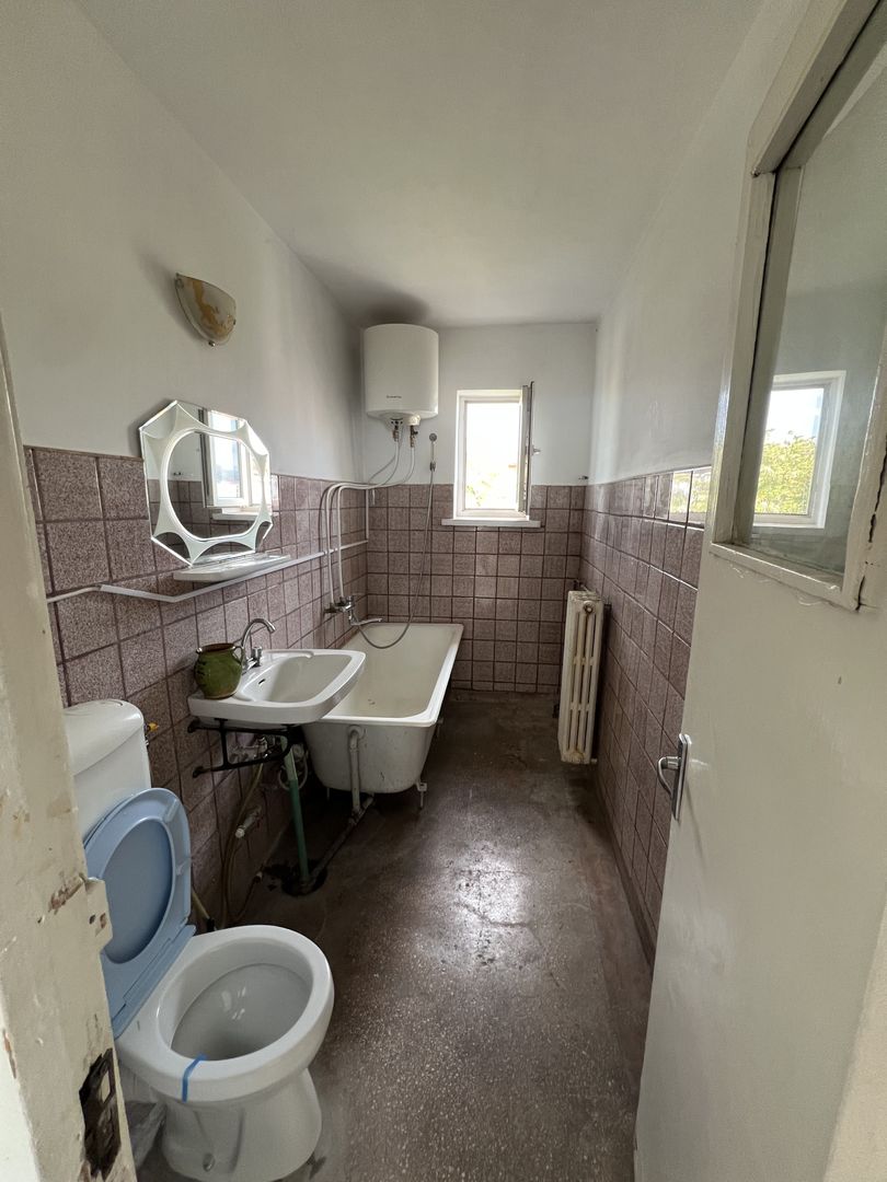 vand apartament 2 camere zona Crihala - Poză 4