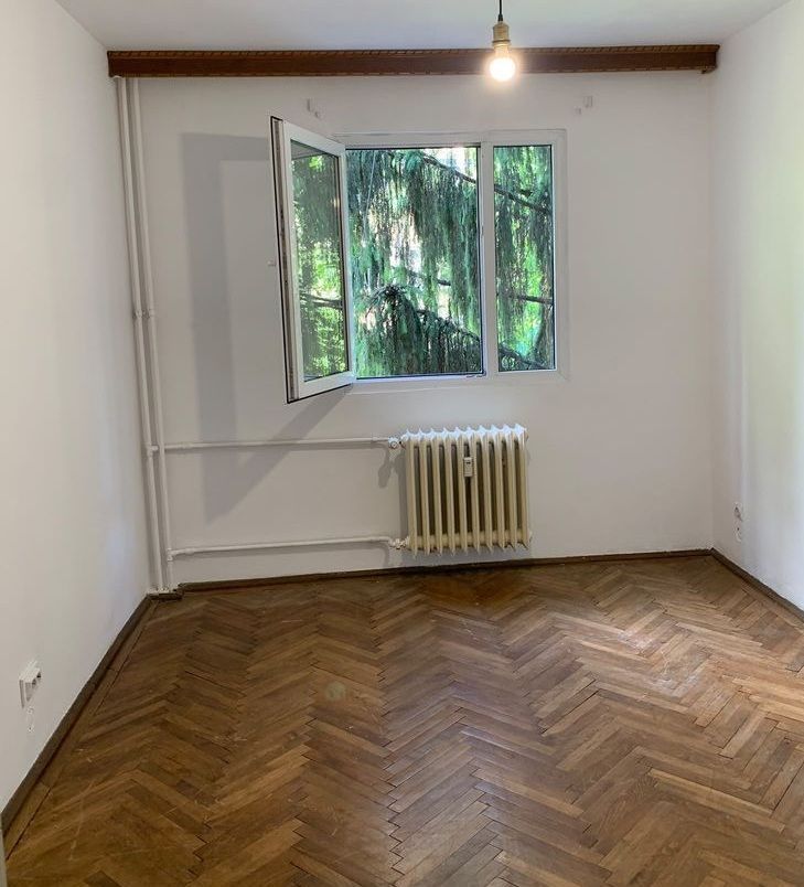 Apartament 3 camere, zona Parcul Aleea Niculitei. - Poză 9