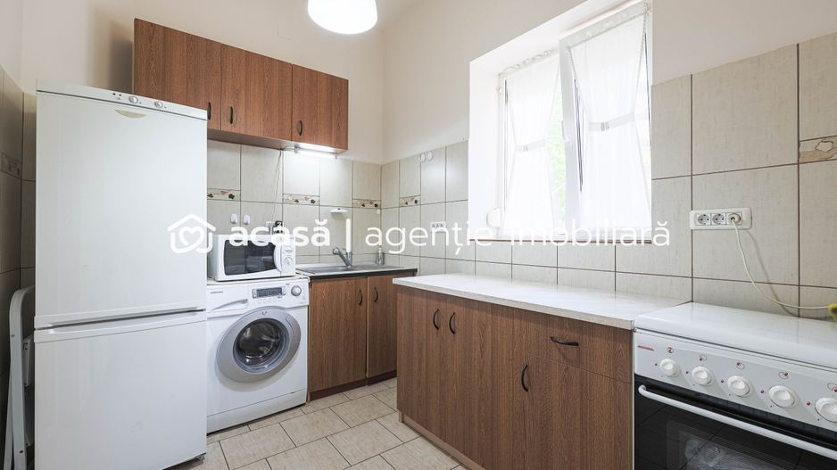 VÂNDUT! Apartament cu o cameră, Piața Catedralei, Arad. - Poză 3
