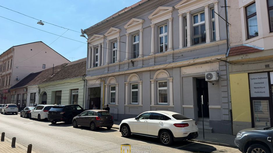 De închiriat – Spațiu birouri 256 mp | Ultracentral Arad - Poză 12