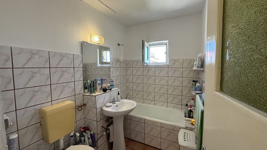 Apartament decomandat cu 3 camere in Florilor, strada Crinului - Poză 20