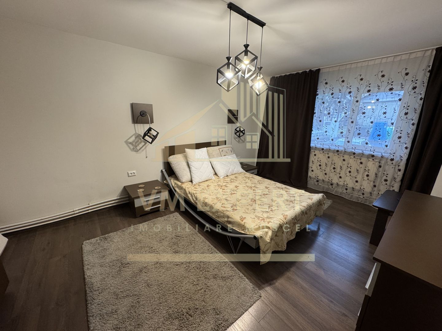 APARTAMENT 3 CAMERE PARTER ZONĂ ULTRACENTRALĂ CAMPULUNG - Poză 2