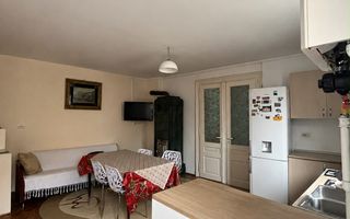 Apartament 3 camere, curte comună, Centrul Istoric Schei - Poză 3