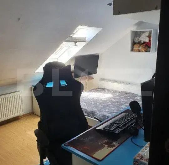 Apartament 3 cam zona Aradului mansarda. - Poză 4