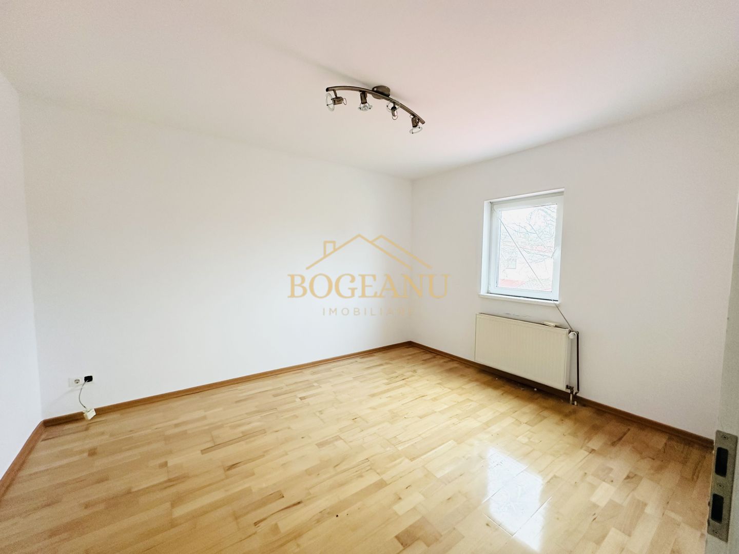 BG138-Casa individuala cu spatiu birouri,311 mp,Teren 500 mp - Poză 6