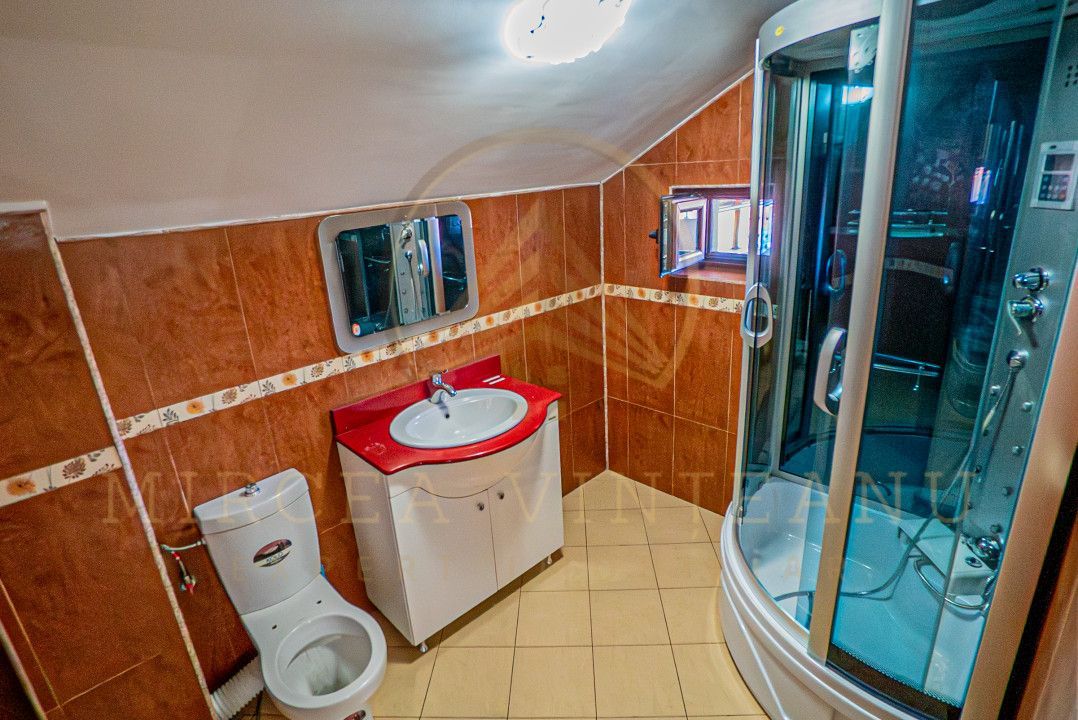 Lazu - Vila de vânzare compusă din P+1E+M. - Poză 49
