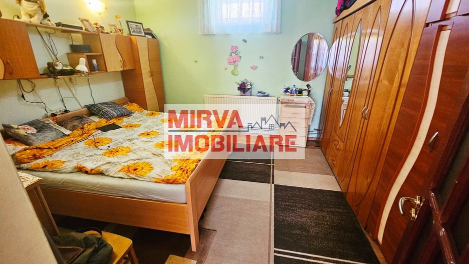 🏡 Casă spațioasă cu 9 camere în Strejnicu – pentru locuință, birouri - Poză 93