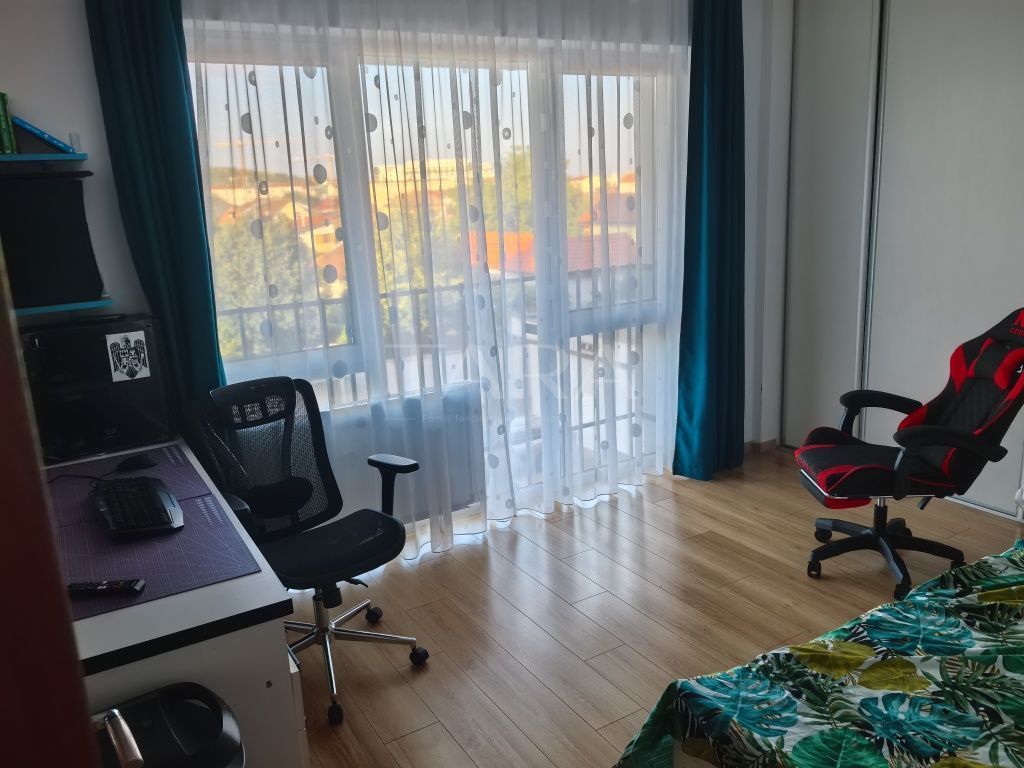 Apartament cu 3 camere, terasă de 30mp cu piscină, 2 parcări subterane - Poză 3